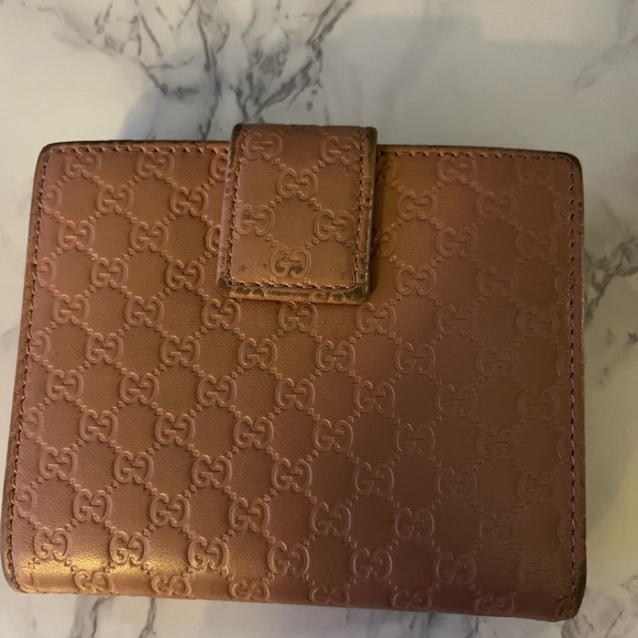 Gucci Microguccissima Compact Wallet - Picture 9 of 16